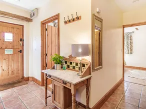 Voll ausgestattetes Landhaus mit Garten und Grill | Haustiere erlaubt - Image 3