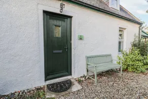 Children-friendly cottage with garden - Image 2