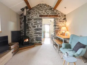 Cottage with garden - Image 4