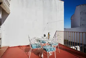 House with terrace | City view - Image 2