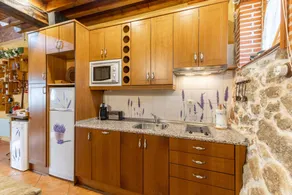 Holiday Home 'El Mirador Del Gato 1' with Mountain View, Shared Pool and Wi-Fi - Image 5