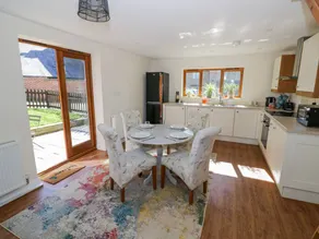 Family-oriented cottage with garden | Pet-friendly - Image 4