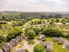 Voll ausgestattetes Ferienhaus mit Garten, Terrasse und Sauna | Haustiere sind willkommen - Image 3