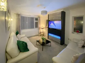 Cottage with garden | River view - Image 3