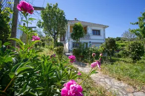 Familienorientierte Villa mit Whirlpool, privatem Pool und Terrasse | Gartenblick | Ideal für Homeoffice | Haustierfreundlich - Image 4