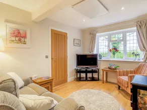 Garden Cottage - Image 3