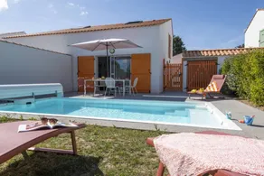Family-oriented beautiful holiday home with private pool, garden & BBQ | Pet-friendly - Image 4