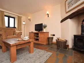 Cottage with garden - Image 3