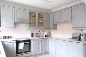 Bright and Spacious 4 Bedroom Home in Bedford - Image 2