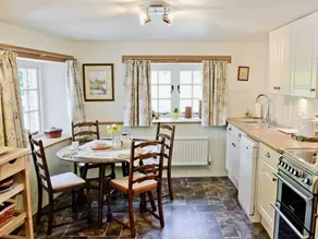 Family-friendly cottage with garden & barbeque | Dogs allowed - Image 5