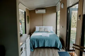 Tiny Glamping in Mount Perry, Ideal to Explore Mount Walsh National Park - Image 3