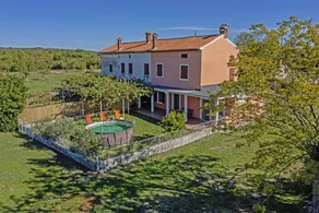 Family-oriented lovely house with barbeque, garden & private pool | Dogs allowed - Image 4