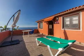 Vacation Studio 'Casa Victor - Apartment Antonio' with Sea View, Shared Pool and Wi-Fi - Image 2
