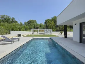 Casa vacacional con terraza, piscina privada y barbacoa - Image 2
