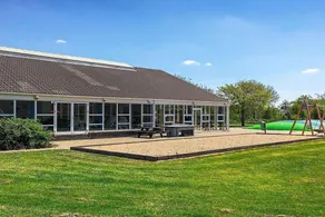 House with garden & terrace - Image 3