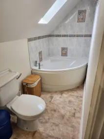 Cottage Sleeps 4 - Pet Friendly w Free Parking - Image 3