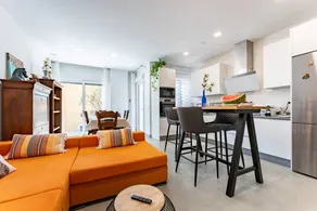 Merveilleux appartement adapté aux familles avec terrasse et internet haut débit | Vue jardin | Proche de la plage | Parfait pour le travail à distance - Image 5