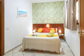 Private room | Beach nearby - Image 3