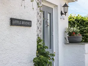 Child-friendly beautiful cottage with garden - Image 3