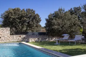 Villa with barbecue, private pool & garden - Image 5