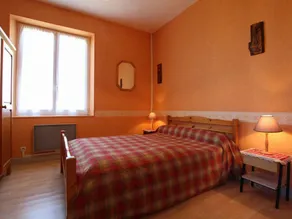 Charming Old Schoolhouse: 3BR, Scenic Views, Near Loire Gorges, Pet Friendly - Image 5