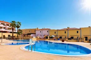 Charmante Ferienwohnung mit Terrasse und Pool | Nah am Strand | Perfekt für die Arbeit von Zuhause - Image 2
