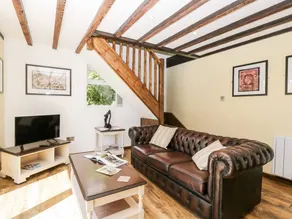 Cottage with garden - Image 3