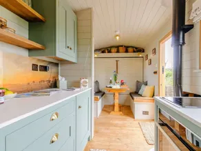 Cottage with jacuzzi & garden - Image 5