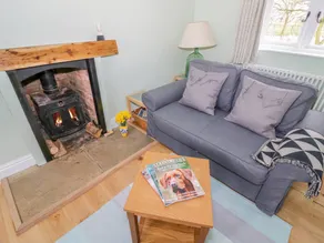 Cottage with garden - Image 5
