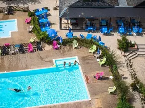 Location insolite avec terrasse et piscine chauffée | Avec animaux autorisés - Image 2