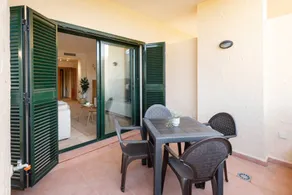 Flat with pool & terrace - Image 4