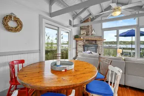 Charming Waterfront Escape Along the Cove - Image 5