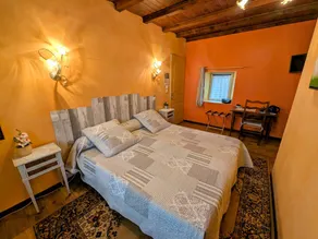 Gemütliches Zimmer im historischen Haus mit Park und Pferden - Image 2