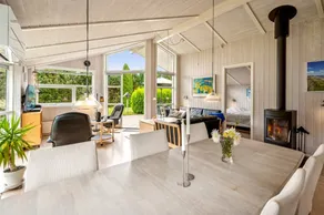 Fully equipped lovely holiday home with terrace, sauna & hot tub - Image 5