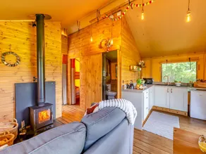 Cottage with garden & BBQ - Image 2