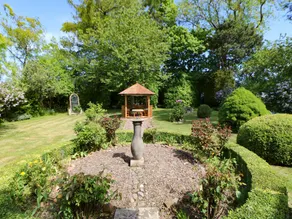 Cottage with garden & hot tub - Image 5