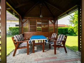 House with garden, terrace & barbecue - Image 3