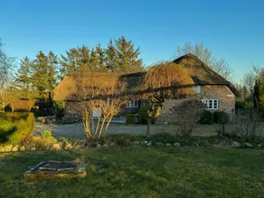 Historic thatched house from 1750 in Husby - Image 2