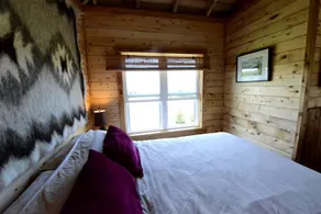 Cheerful Victoria Beach Cabin Rental Ideal for Glamping in Nova Scotia - Image 4