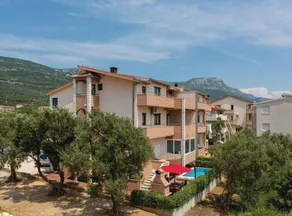 Villa in Kaštel Stari for 9 people with 5 rooms Ref. 662908 - Image 3
