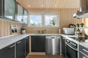 Fully equipped wonderful holiday home with jacuzzi, terrace & barbeque - Image 4