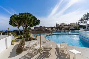 Fully equipped holiday apartment with garden, pool & terrace | Mountain view | Pet-friendly - Image 2