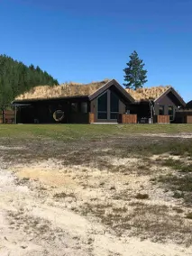 House with sauna, terrace & garden - Image 2