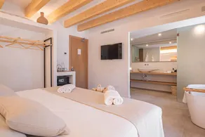 Room '203 - Doble Superior' with Sea View, Wi-Fi and Air Conditioning - Image 4