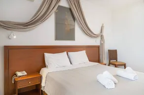 Dedicated room with pool, garden & terrace | Sea view - Image 5