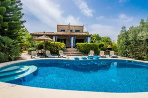 Holiday home with garden, private pool & terrace - Image 2
