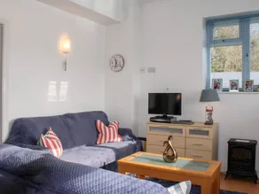 Child-friendly cottage with garden | Next to the beach | Pets allowed - Image 5
