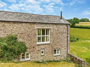 Cottage with garden - Image 2