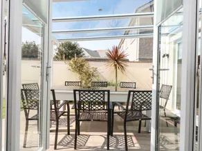 Cottage with garden - Image 4