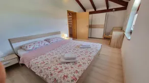 Flat with garden, pool & barbecue | Sea view - Image 4